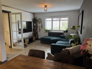 Lounge- click for photo gallery